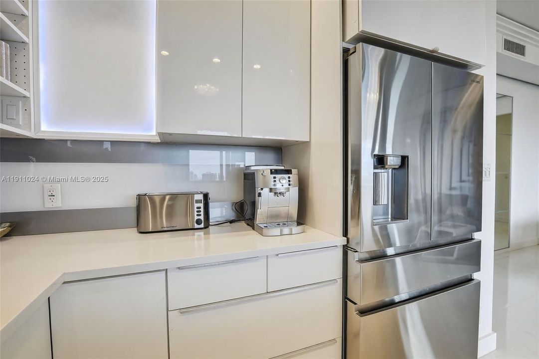 En Venta: $468,000 (2 camas, 2 baños, 1138 Pies cuadrados)