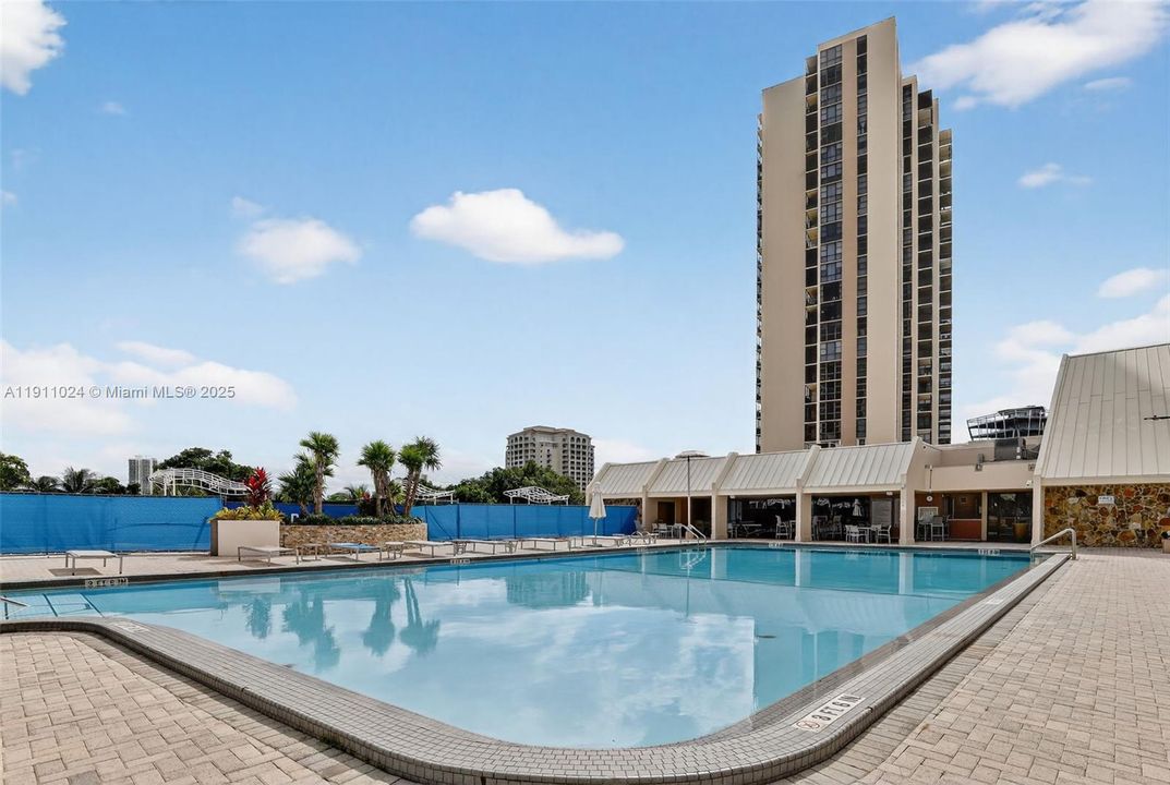 En Venta: $468,000 (2 camas, 2 baños, 1138 Pies cuadrados)