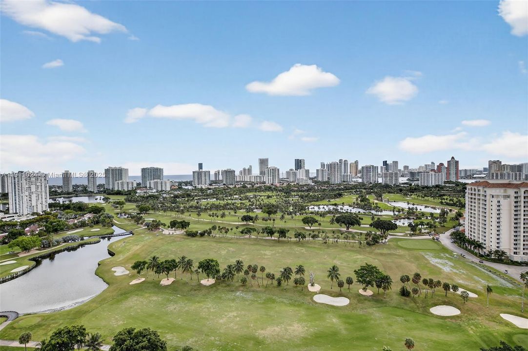 En Venta: $468,000 (2 camas, 2 baños, 1138 Pies cuadrados)