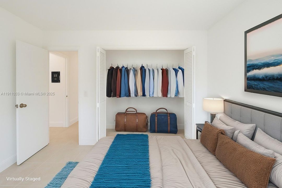 待售: $105,000 (2 贝兹, 1 浴室, 734 平方英尺)