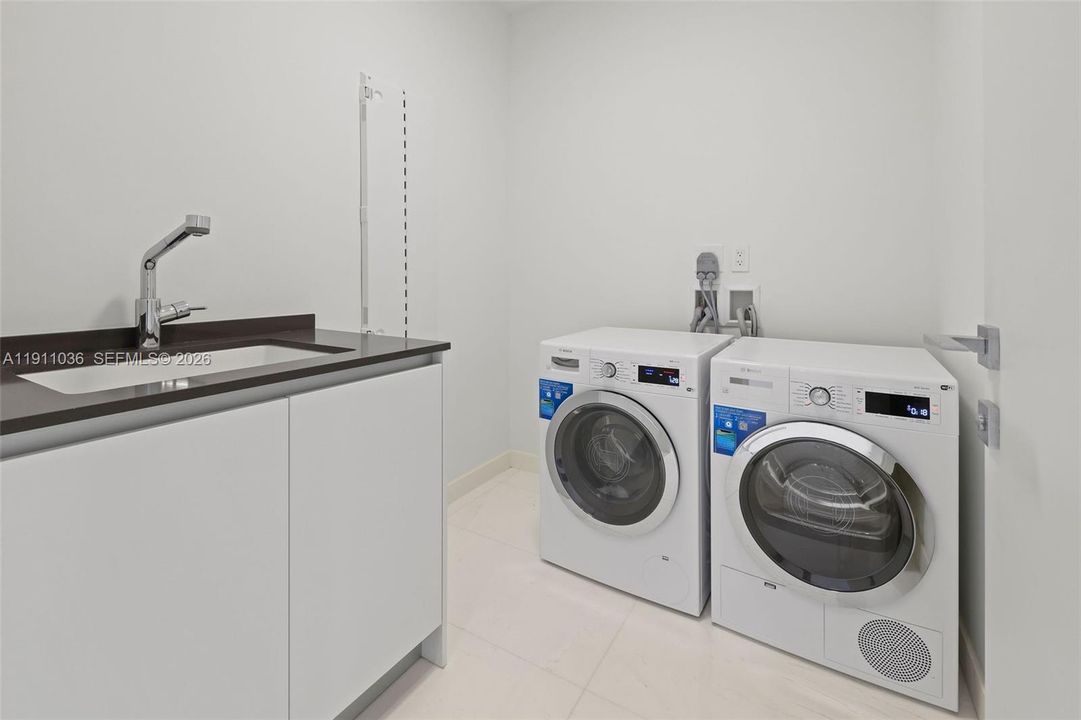 На продажу: $5,195,000 (4 спален, 5 ванн, 3214 Квадратных фут)