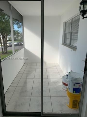 For Sale: $140,000 (1 beds, 1 baths, 720 Square Feet)