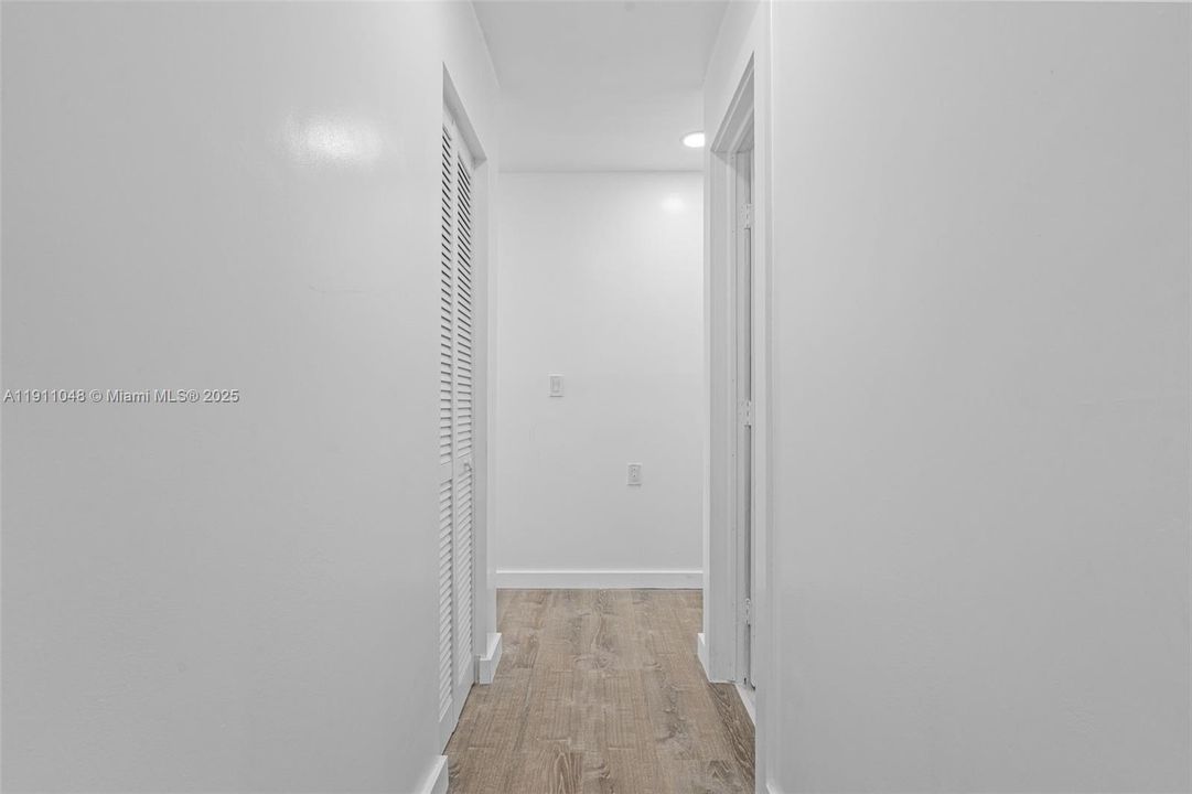 На продажу: $785,000 (4 спален, 2 ванн, 1696 Квадратных фут)