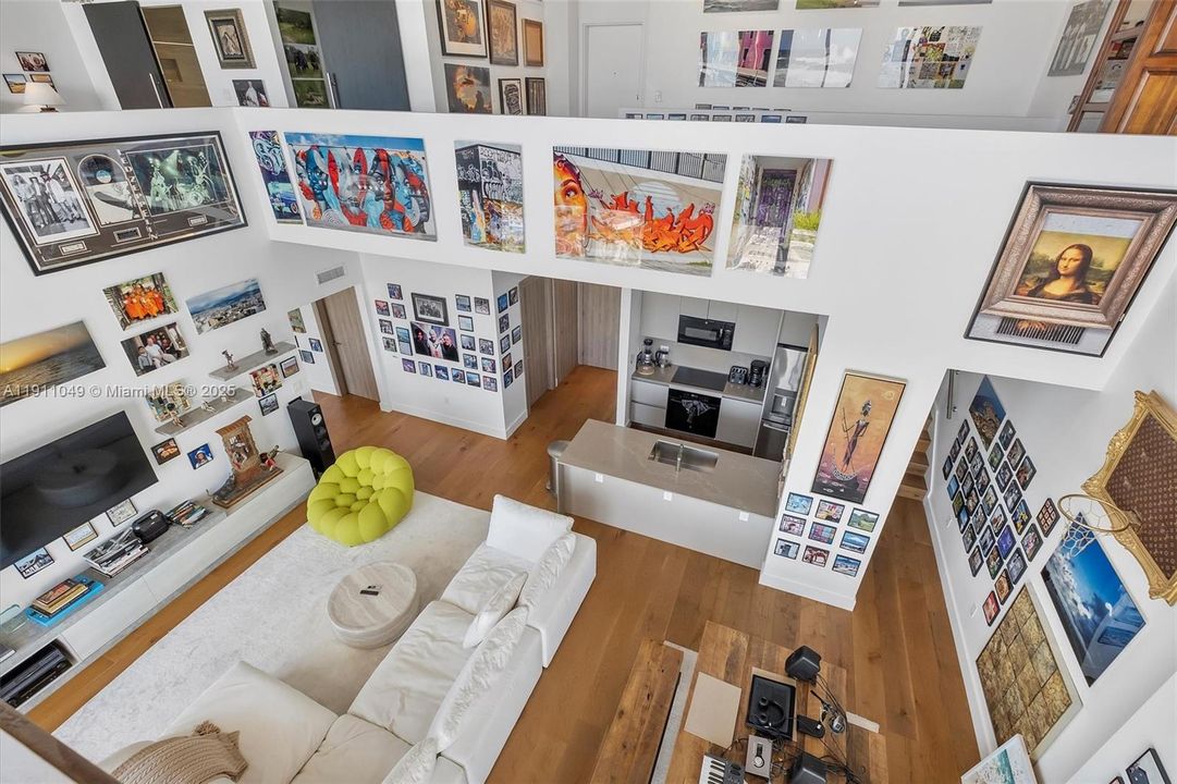 На продажу: $2,595,000 (2 спален, 2 ванн, 2178 Квадратных фут)