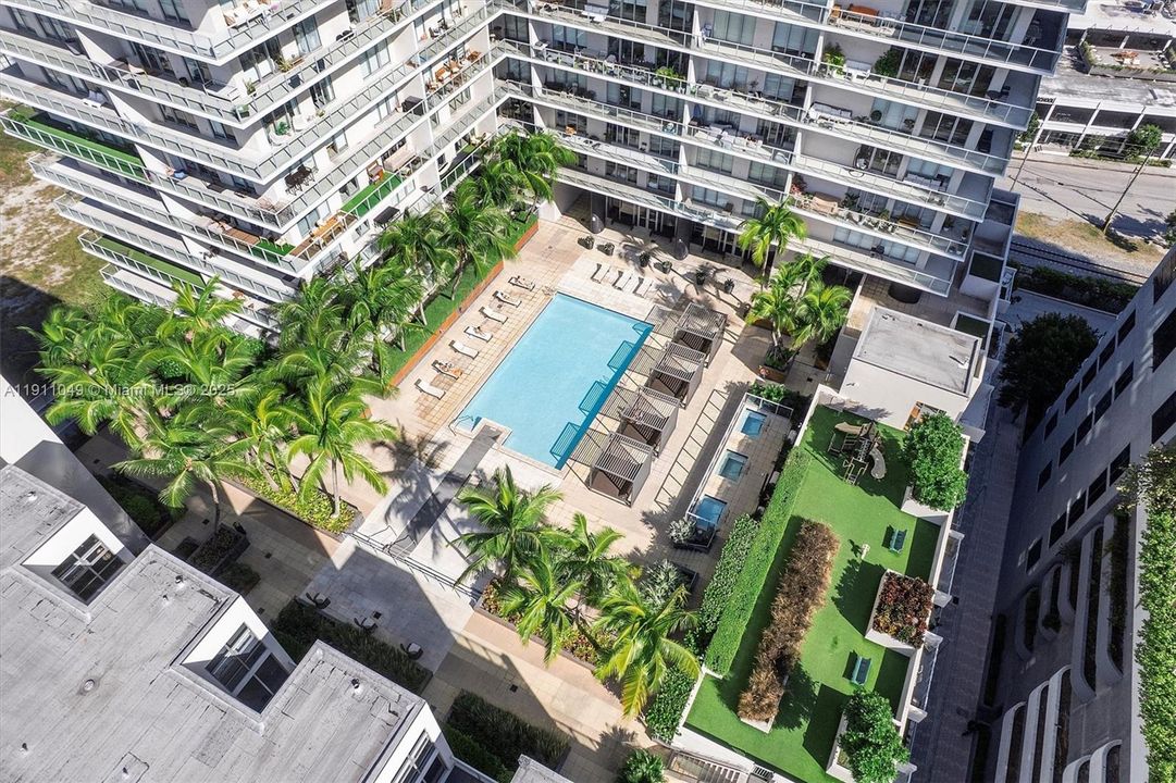 На продажу: $2,595,000 (2 спален, 2 ванн, 2178 Квадратных фут)