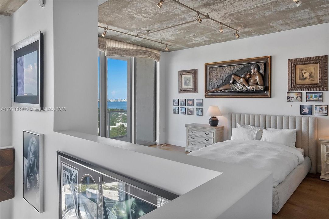 На продажу: $2,595,000 (2 спален, 2 ванн, 2178 Квадратных фут)