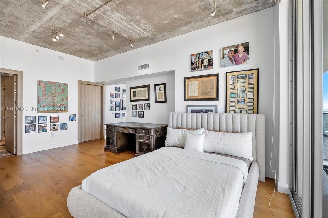 На продажу: $2,595,000 (2 спален, 2 ванн, 2178 Квадратных фут)