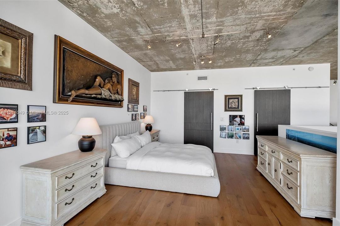 На продажу: $2,595,000 (2 спален, 2 ванн, 2178 Квадратных фут)