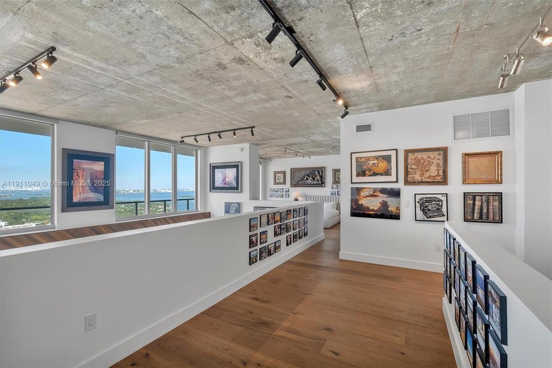 На продажу: $2,595,000 (2 спален, 2 ванн, 2178 Квадратных фут)