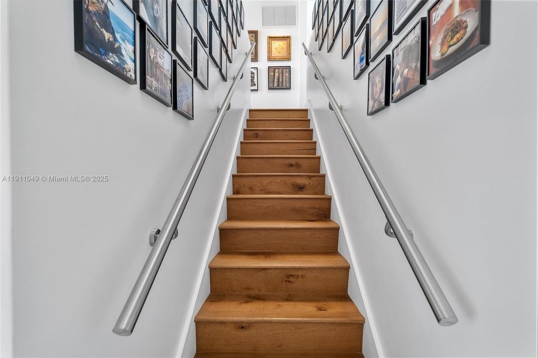 На продажу: $2,595,000 (2 спален, 2 ванн, 2178 Квадратных фут)