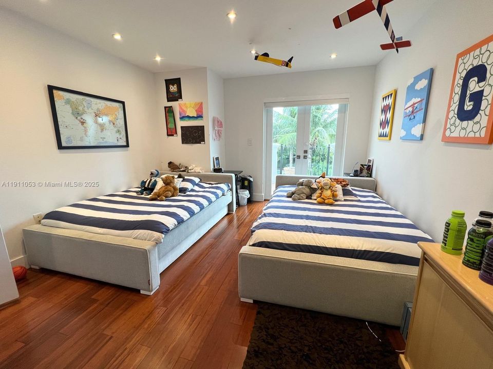 For Sale: $2,500,000 (4 beds, 4 baths, 2973 Square Feet)