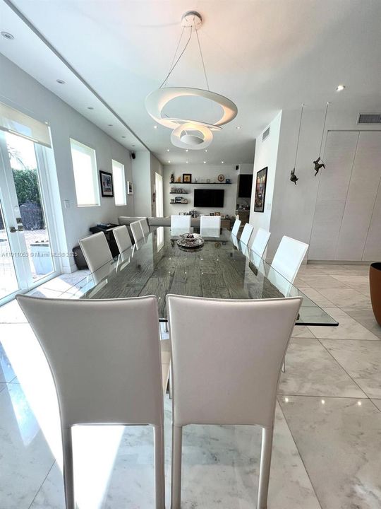 For Sale: $2,500,000 (4 beds, 4 baths, 2973 Square Feet)