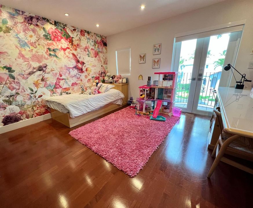 For Sale: $2,500,000 (4 beds, 4 baths, 2973 Square Feet)