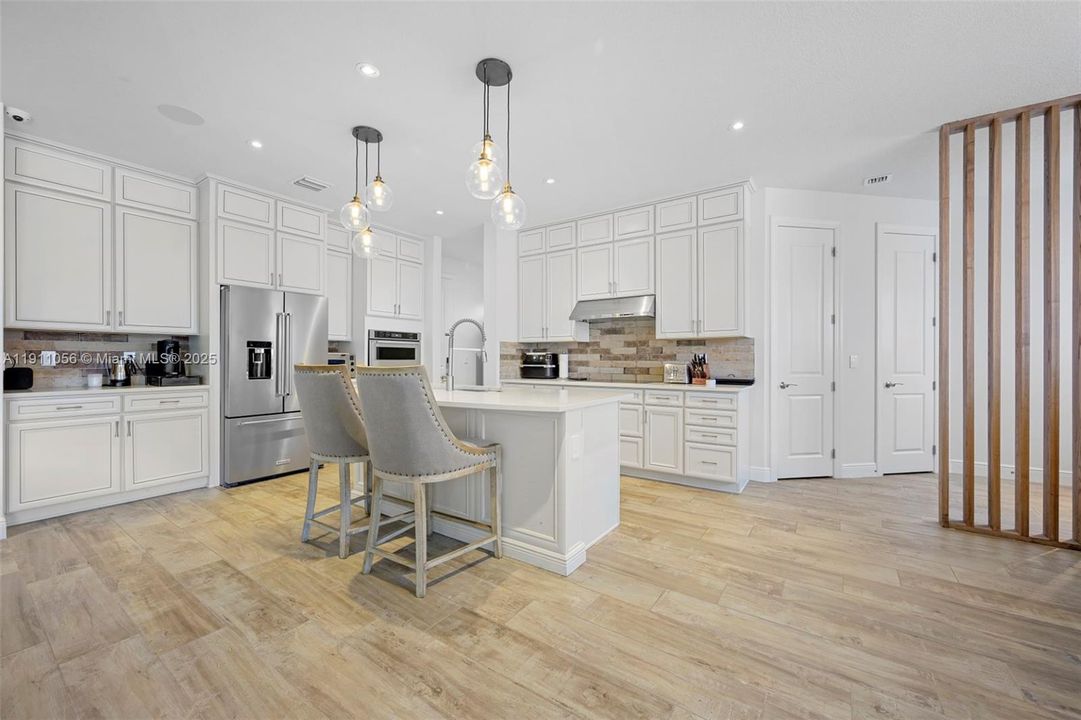 For Rent: $9,000 (5 beds, 3 baths, 2502 Square Feet)