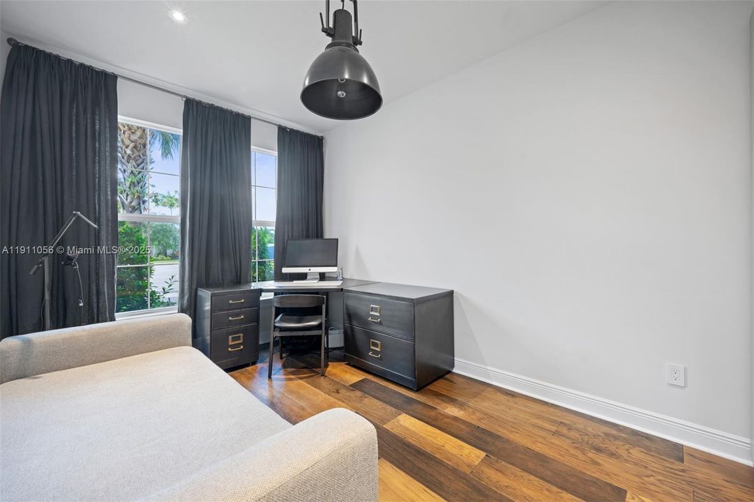 For Rent: $9,000 (5 beds, 3 baths, 2502 Square Feet)