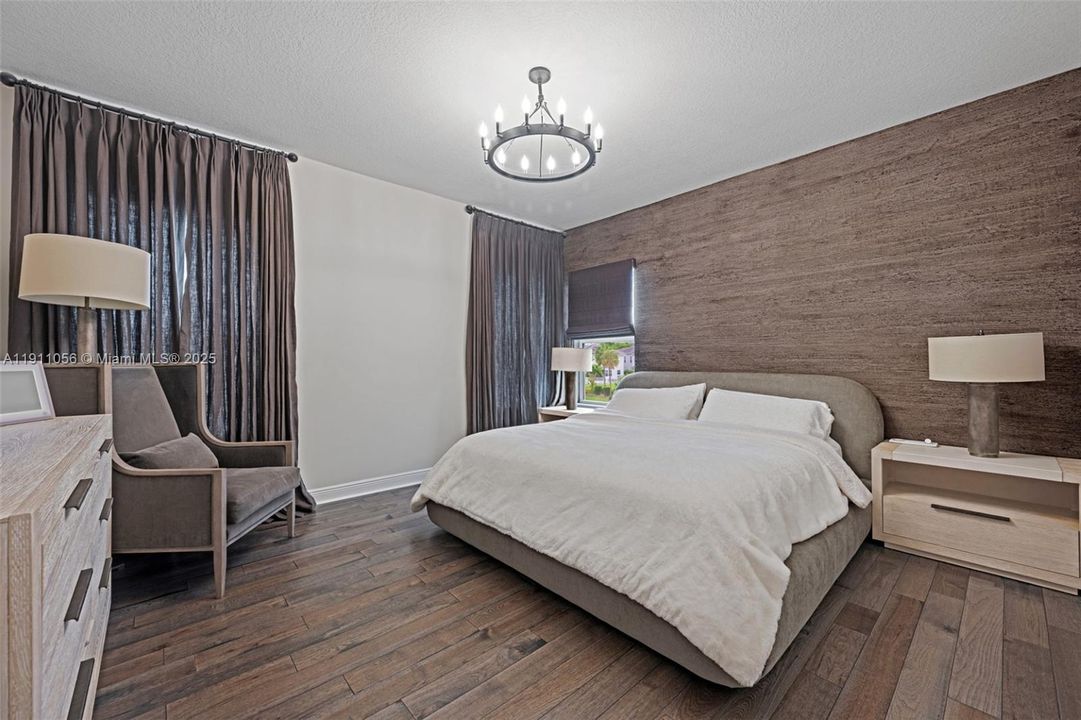 For Rent: $9,000 (5 beds, 3 baths, 2502 Square Feet)