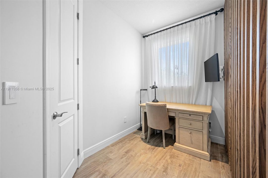 For Rent: $9,000 (5 beds, 3 baths, 2502 Square Feet)