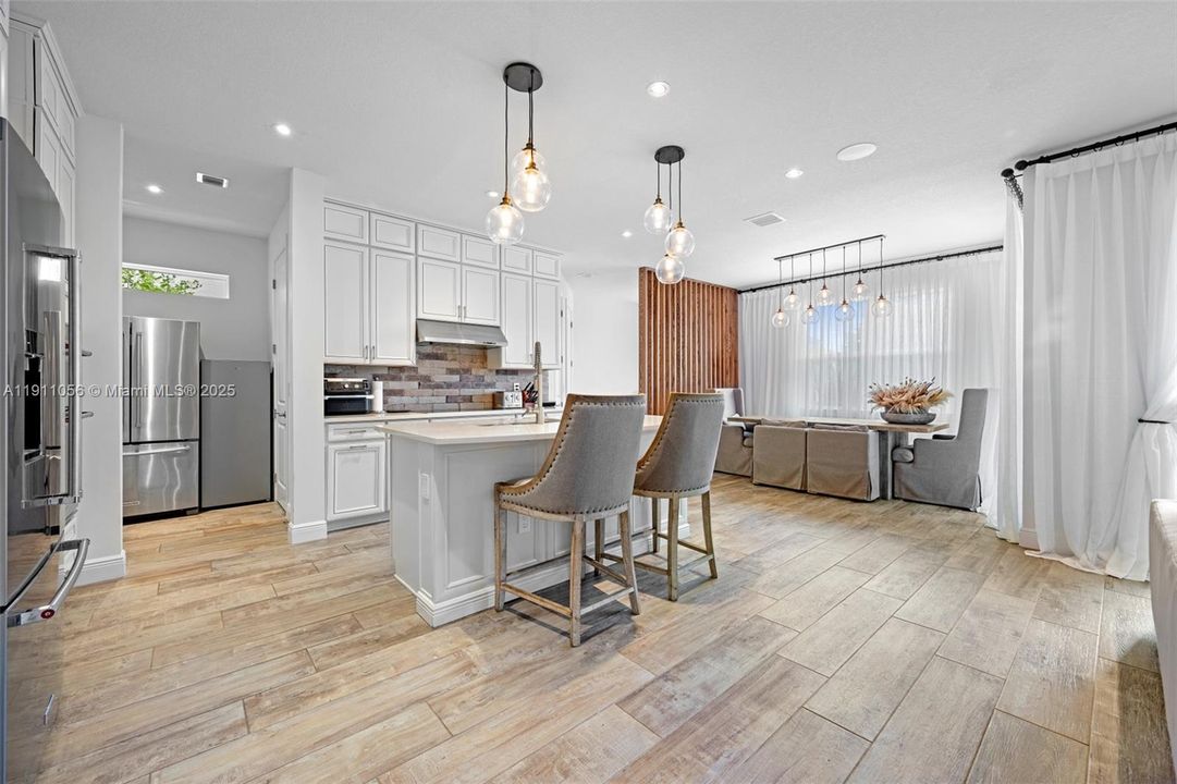 For Rent: $9,000 (5 beds, 3 baths, 2502 Square Feet)