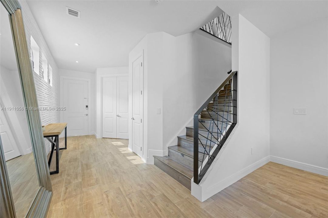 For Rent: $9,000 (5 beds, 3 baths, 2502 Square Feet)