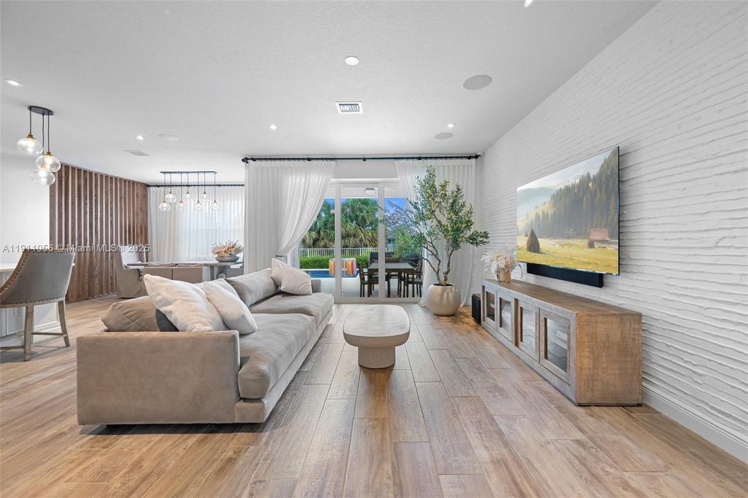 For Rent: $9,000 (5 beds, 3 baths, 2502 Square Feet)