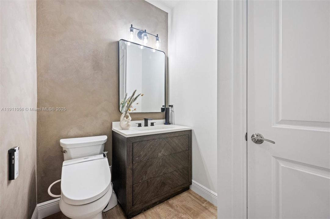 For Rent: $9,000 (5 beds, 3 baths, 2502 Square Feet)