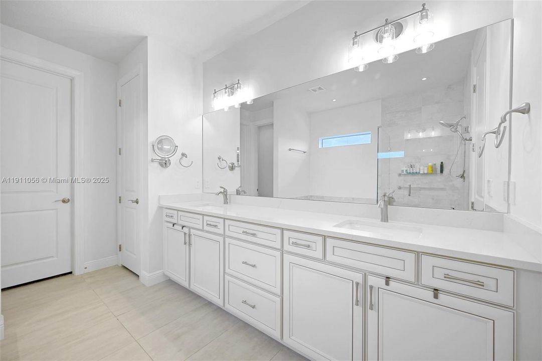 For Rent: $9,000 (5 beds, 3 baths, 2502 Square Feet)