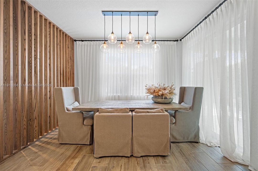 For Rent: $9,000 (5 beds, 3 baths, 2502 Square Feet)