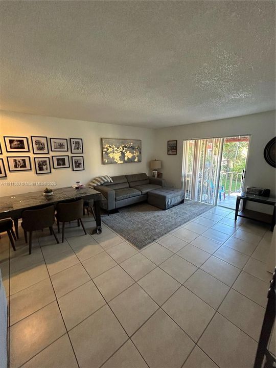 待售: $255,000 (2 贝兹, 2 浴室, 1417 平方英尺)