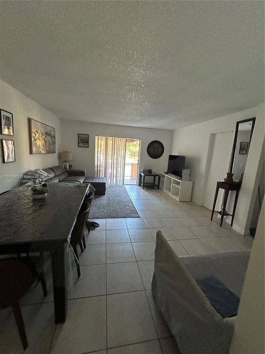 待售: $255,000 (2 贝兹, 2 浴室, 1417 平方英尺)