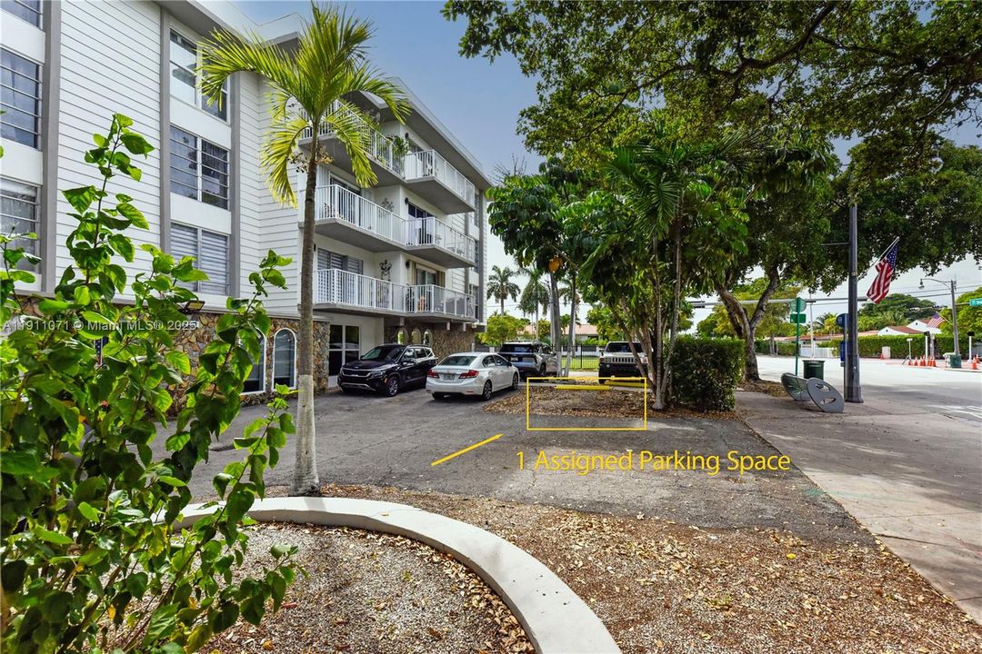 Active With Contract: $119,900 (0 beds, 1 baths, 427 Square Feet)