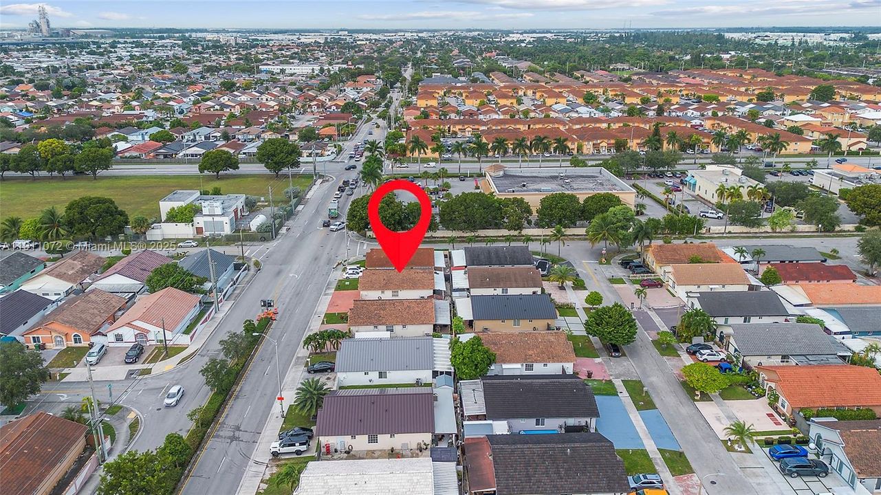 合同活跃: $549,000 (3 贝兹, 2 浴室, 1605 平方英尺)