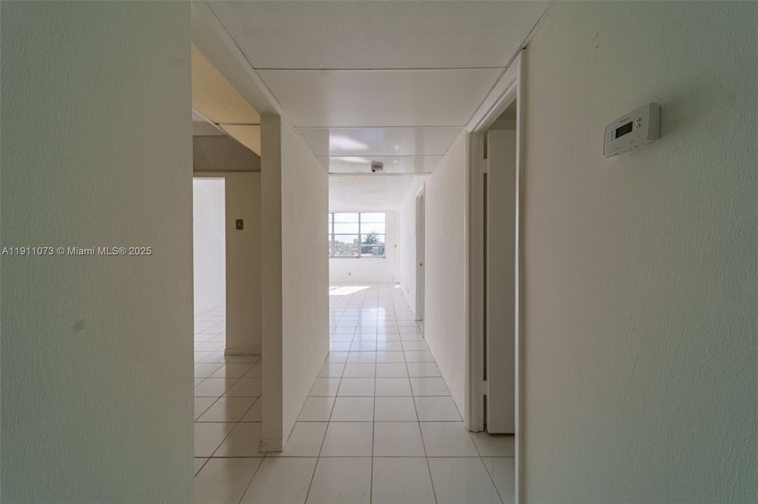 合同活跃: $1,600 (1 贝兹, 1 浴室, 780 平方英尺)