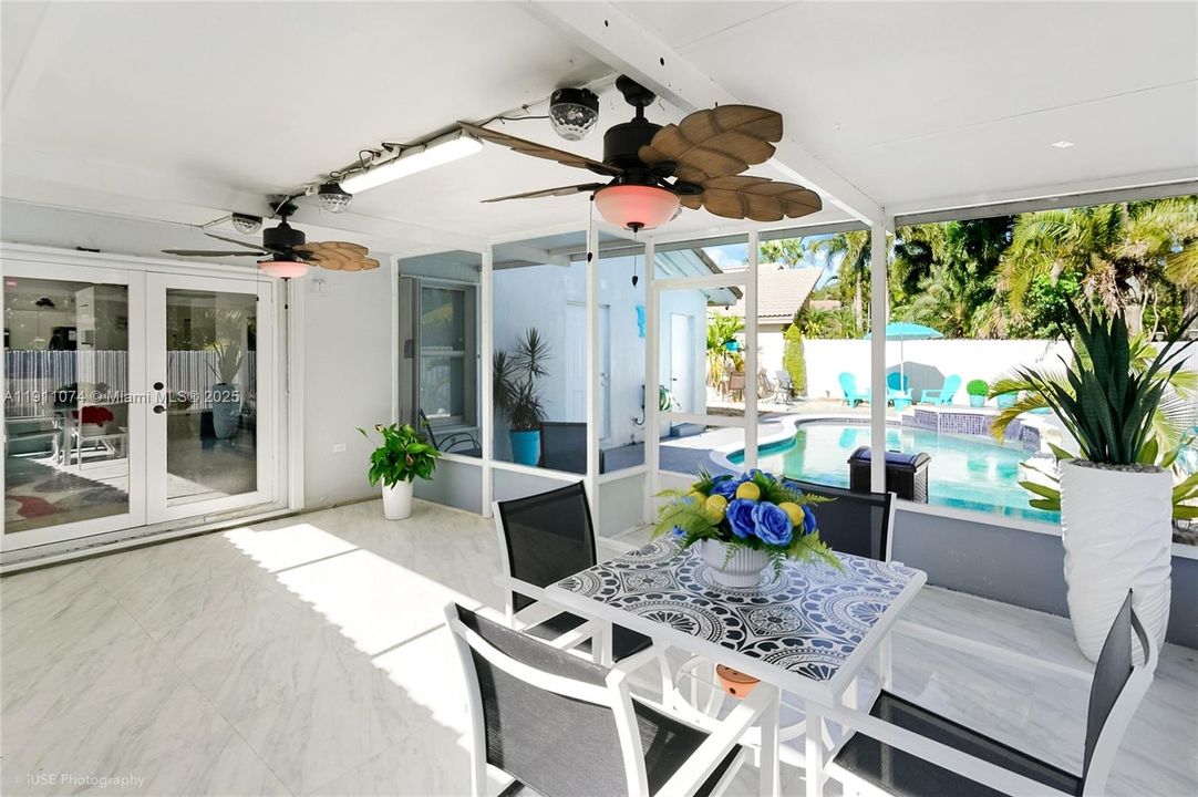 待售: $699,000 (5 贝兹, 3 浴室, 1663 平方英尺)