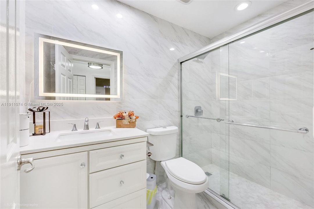 待售: $699,000 (5 贝兹, 3 浴室, 1663 平方英尺)