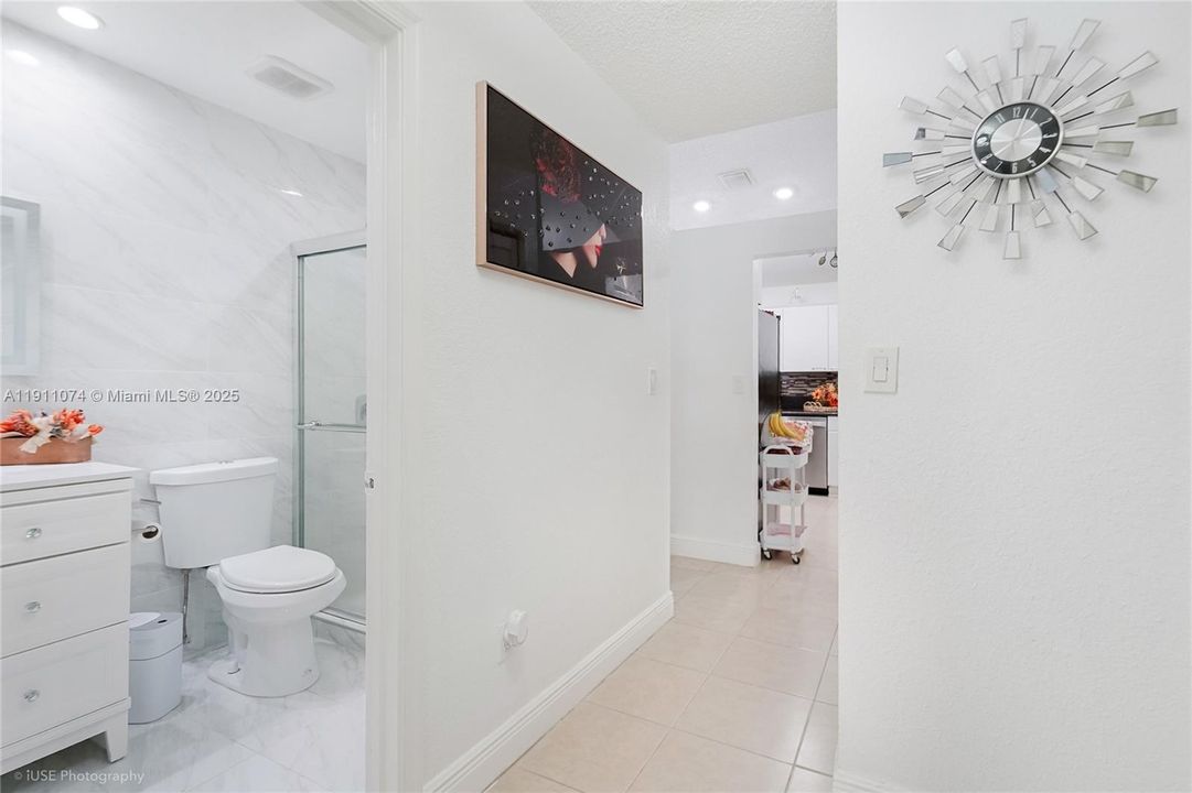 待售: $699,000 (5 贝兹, 3 浴室, 1663 平方英尺)