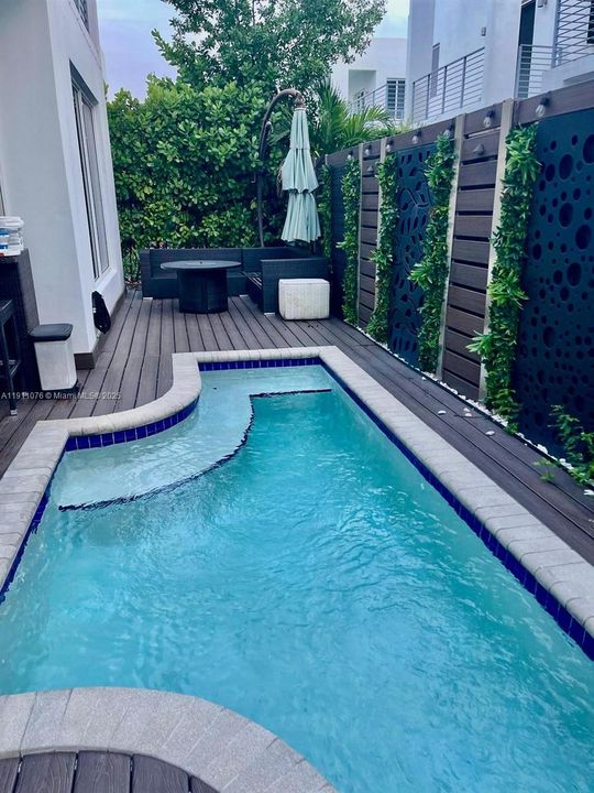 For Rent: $6,900 (5 beds, 4 baths, 3150 Square Feet)