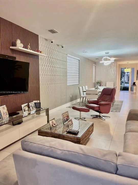 For Rent: $6,900 (5 beds, 4 baths, 3150 Square Feet)