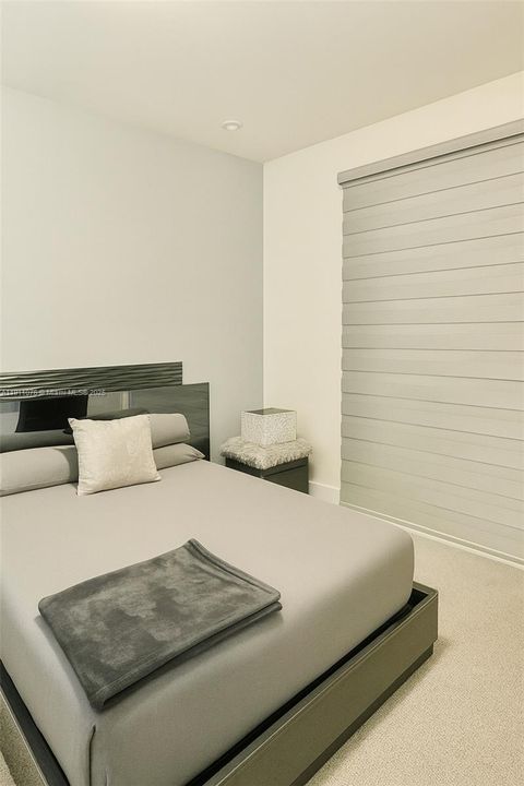 For Rent: $6,900 (5 beds, 4 baths, 3150 Square Feet)