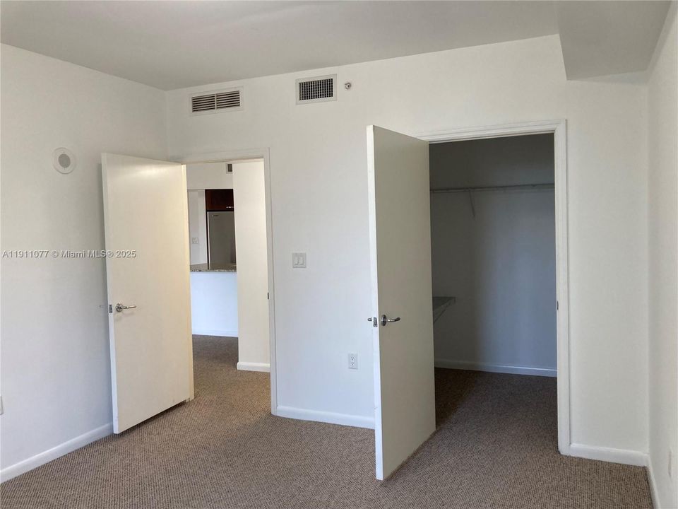 For Sale: $336,300 (1 beds, 1 baths, 900 Square Feet)