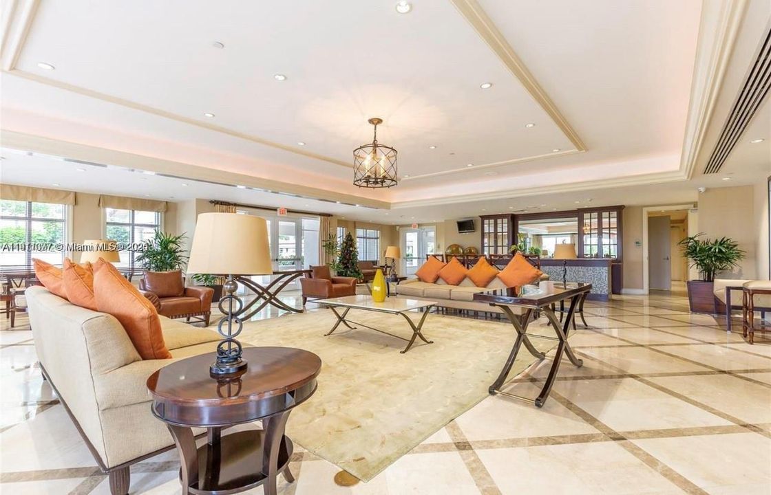 For Sale: $336,300 (1 beds, 1 baths, 900 Square Feet)