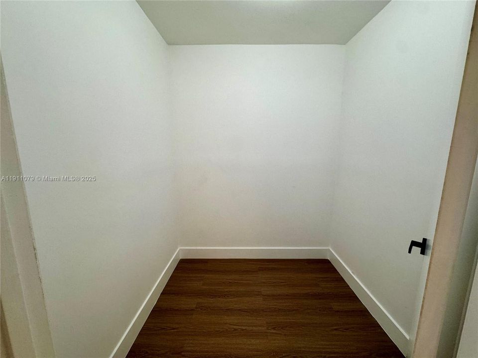 Active With Contract: $310,000 (2 beds, 2 baths, 1170 Square Feet)