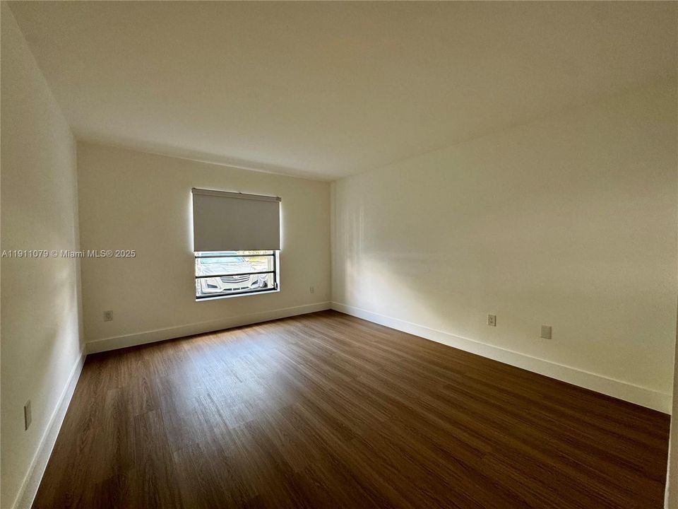 Active With Contract: $310,000 (2 beds, 2 baths, 1170 Square Feet)