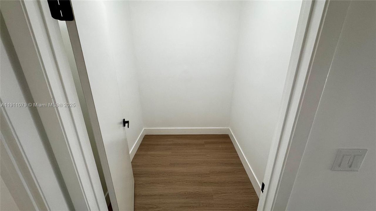 Active With Contract: $310,000 (2 beds, 2 baths, 1170 Square Feet)