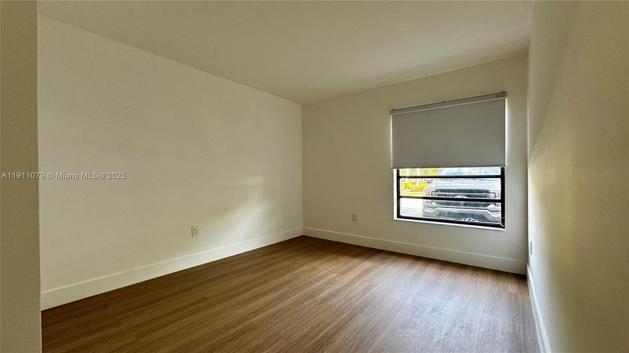 Active With Contract: $310,000 (2 beds, 2 baths, 1170 Square Feet)