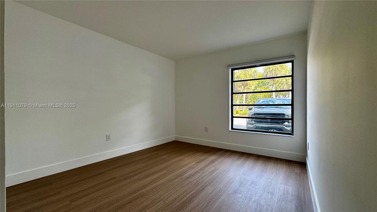 Active With Contract: $310,000 (2 beds, 2 baths, 1170 Square Feet)