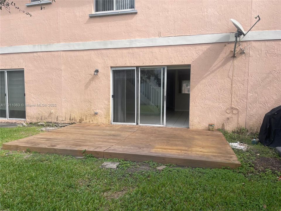 В аренду: $2,600 (2 спален, 2 ванн, 1361 Квадратных фут)