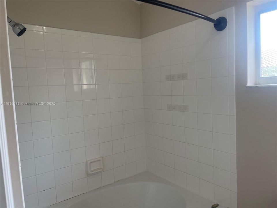 В аренду: $2,600 (2 спален, 2 ванн, 1361 Квадратных фут)