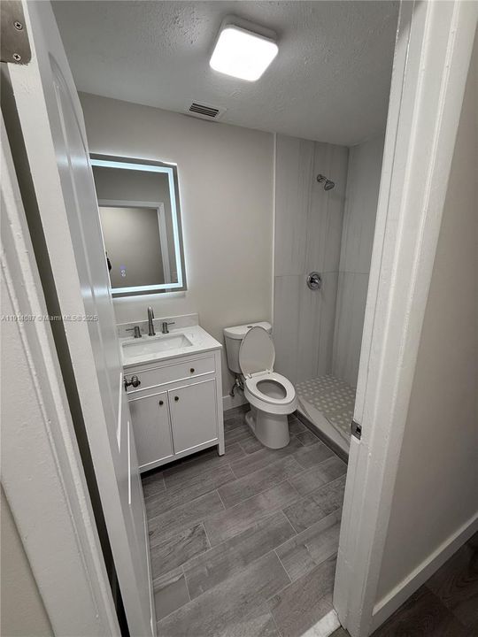 Active With Contract: $389,000 (3 beds, 3 baths, 1512 Square Feet)