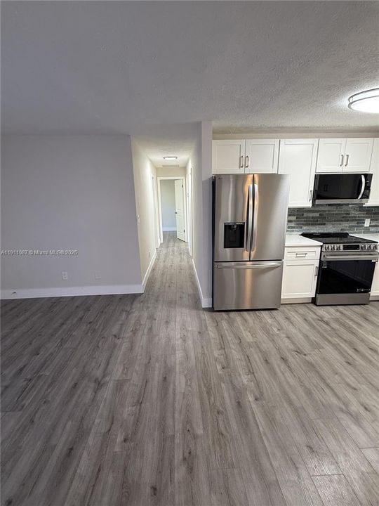 Active With Contract: $389,000 (3 beds, 3 baths, 1512 Square Feet)