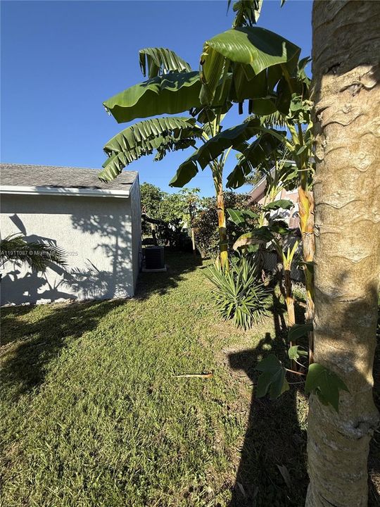 Active With Contract: $389,000 (3 beds, 3 baths, 1512 Square Feet)